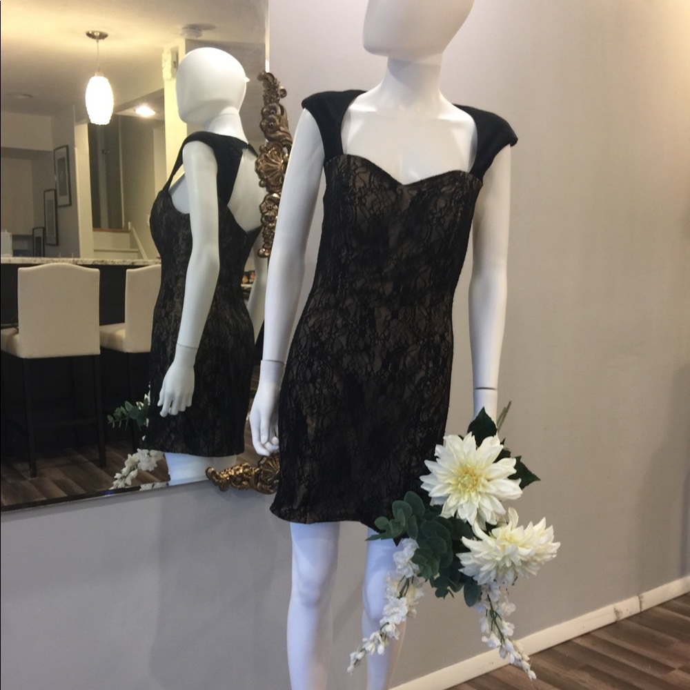 GUESS Dress 🎉🎉 SOLD 🎉🎉